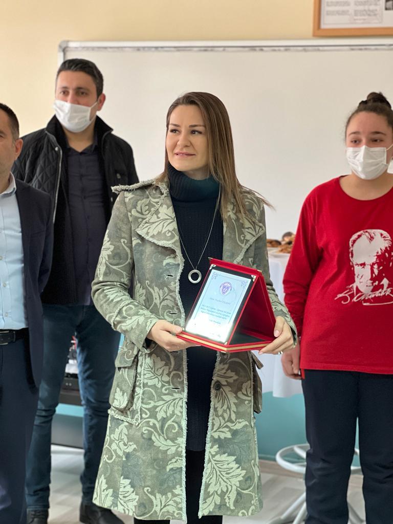Tokmak Ailesi Adına Bilişim Sınıfı Bağışı
