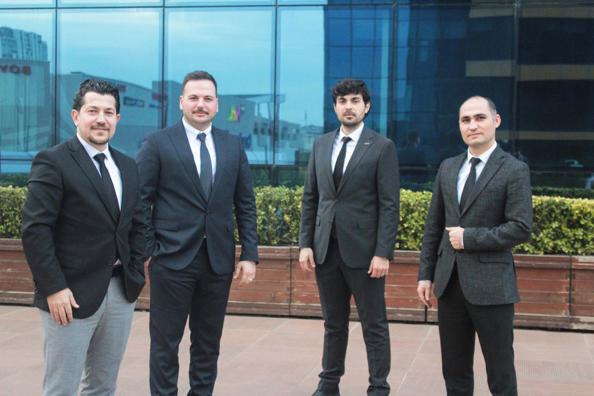 TAAHHÜT SEKTÖRÜ BÜYÜMEYE DEVAM EDİYOR