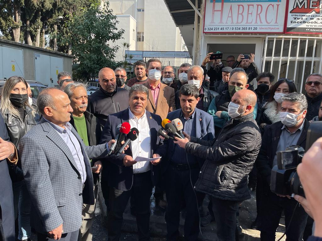 DEMOKRASİ İSTİYORSANIZ YEREL BASINA SAHİP ÇIKIN