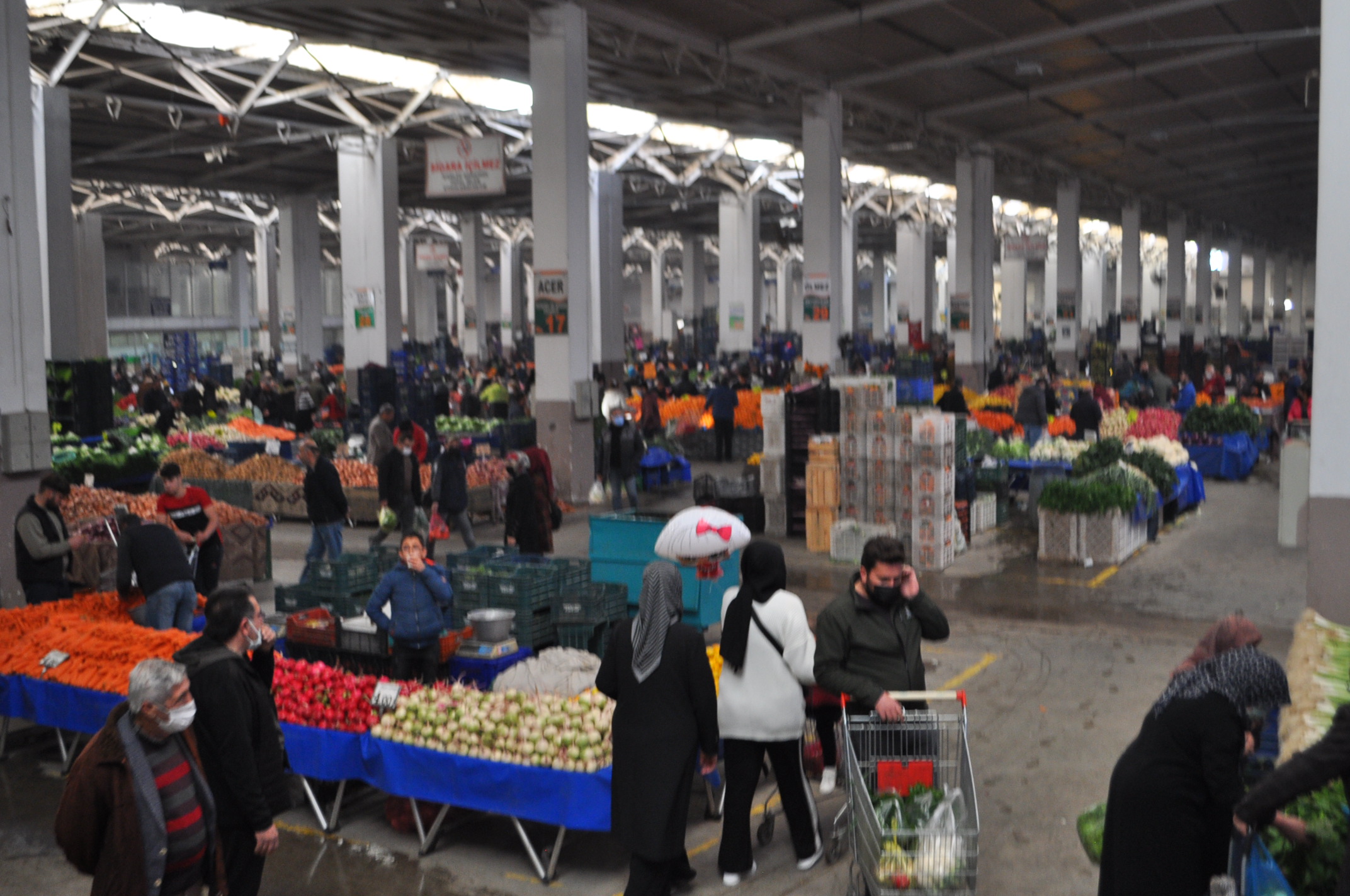 KDV indirimi pazarcıyı da, müşterisini de sevindirdi