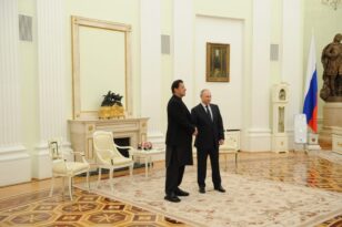 Putin’den Ukrayna krizinin ortasında resmi görüşme