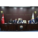 BAŞKAN ŞİMŞEK BELEDİYE ÇALIŞANLARININ YÜZÜNÜ GÜLDÜRDÜ