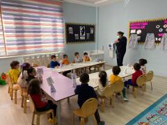 ALTINYILDIZ KREŞ VE ANAOKULU ÖĞRENCİLERİ MESLEKLERİ ÖĞRENİYOR