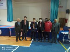 ALTINYILDIZ KOLEJİ FEN VE ANADOLU LİSESİ SATRANÇTA KUPALARI TOPLADI