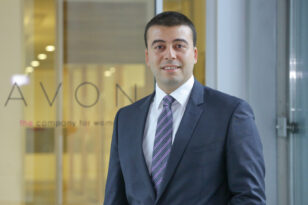 Avon 135 yıllık doğrudan satış sistemini yeniden tanımlıyor