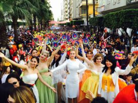 İki yıl aradan sonra yeniden sokaklara taşınacak Portakal Çiçeği Karnavalı 23-27 Mart tarihlerinde yapılacak…