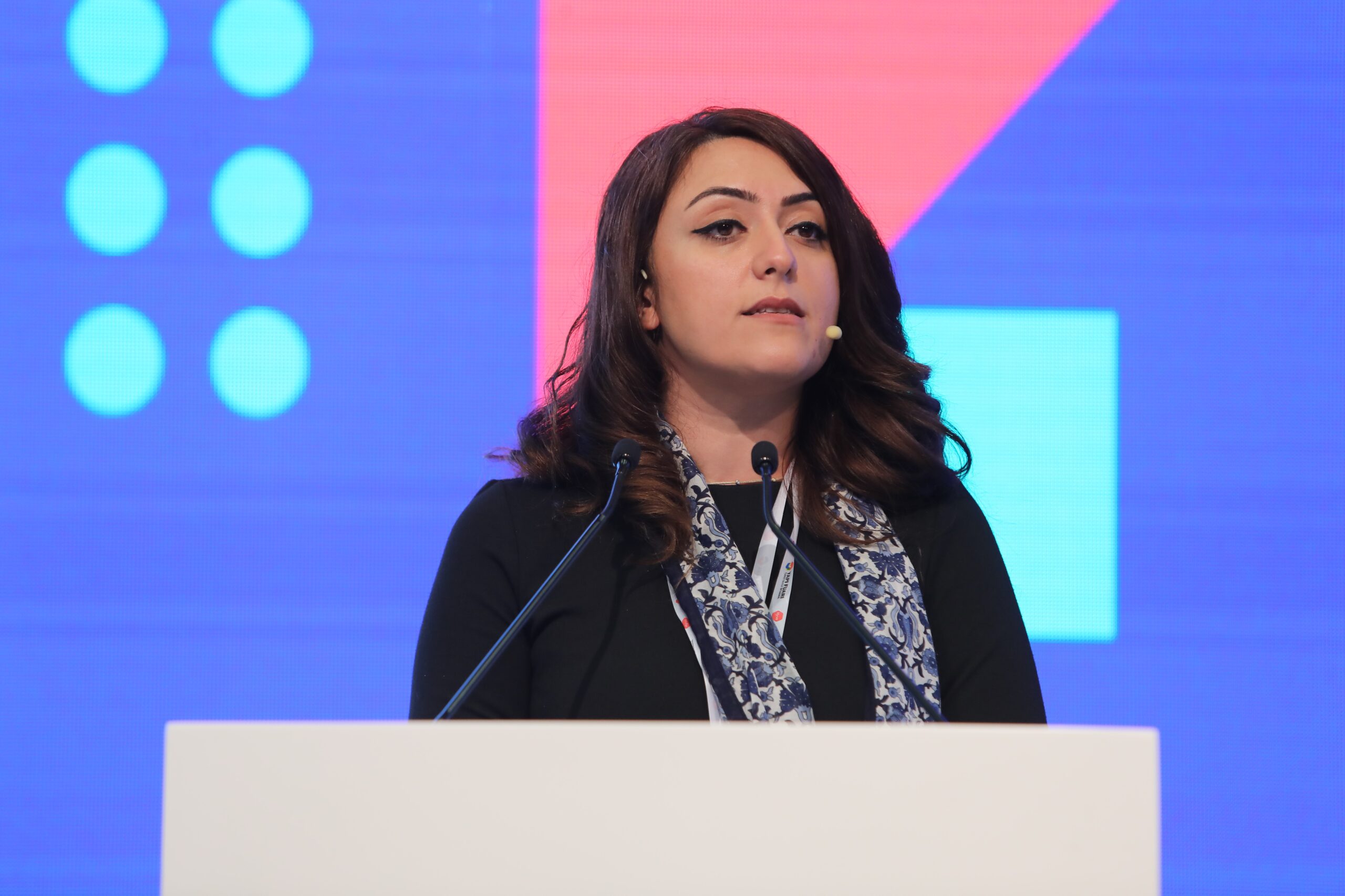 ZEROBUILD SUMMIT’22 DİREKTÖRÜ DR. GAMZE KARANFİL: “10 MİLYAR DOLAR ENERJİYİ BOŞA HARCIYORUZ”