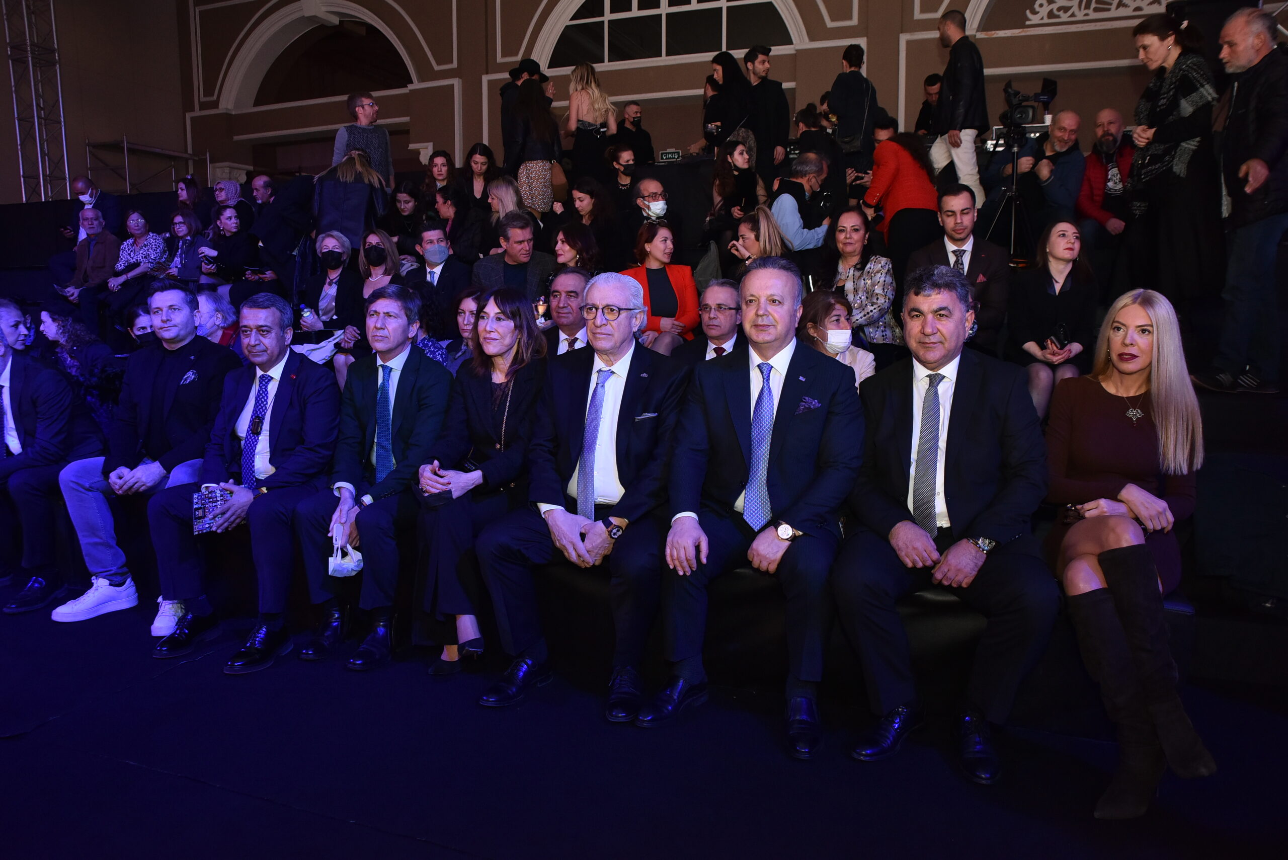 “Contact-less” temalı 16’ıncı EİB Moda Tasarım Yarışmasının kazananı Hasan Hüseyin Çanga oldu