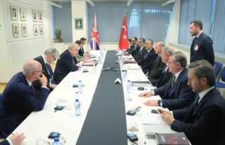 Cumhurbaşkanı Erdoğan, İngiltere Başbakanı Johnson ile bir araya geldi