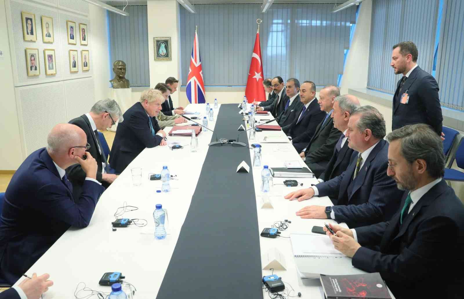 Cumhurbaşkanı Erdoğan, İngiltere Başbakanı Johnson ile bir araya geldi