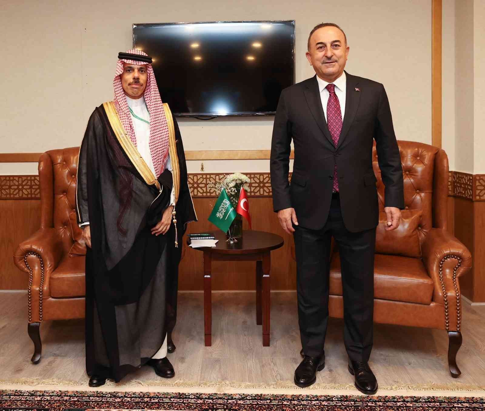 Dışişleri Bakanı Çavuşoğlu, Suudi Arabistan Dışişleri Bakanı Farhan ile görüştü