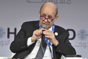 Fransa Dışişleri Bakanı Le Drian: “Mariupol yeni Halep’tir”