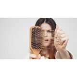 Saçlarınız Mevsimsel Olarak Dökülüyorsa Tedaviye İlkbaharda Başlayın