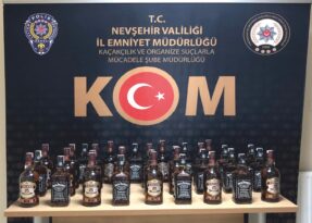 Sosyal medyadan kaçak içki satan 2 kişi gözaltına alındı