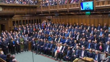 Ukrayna Devlet Başkanı Zelenskiy: “Rusya’yı terör ülkesi ilan edin”