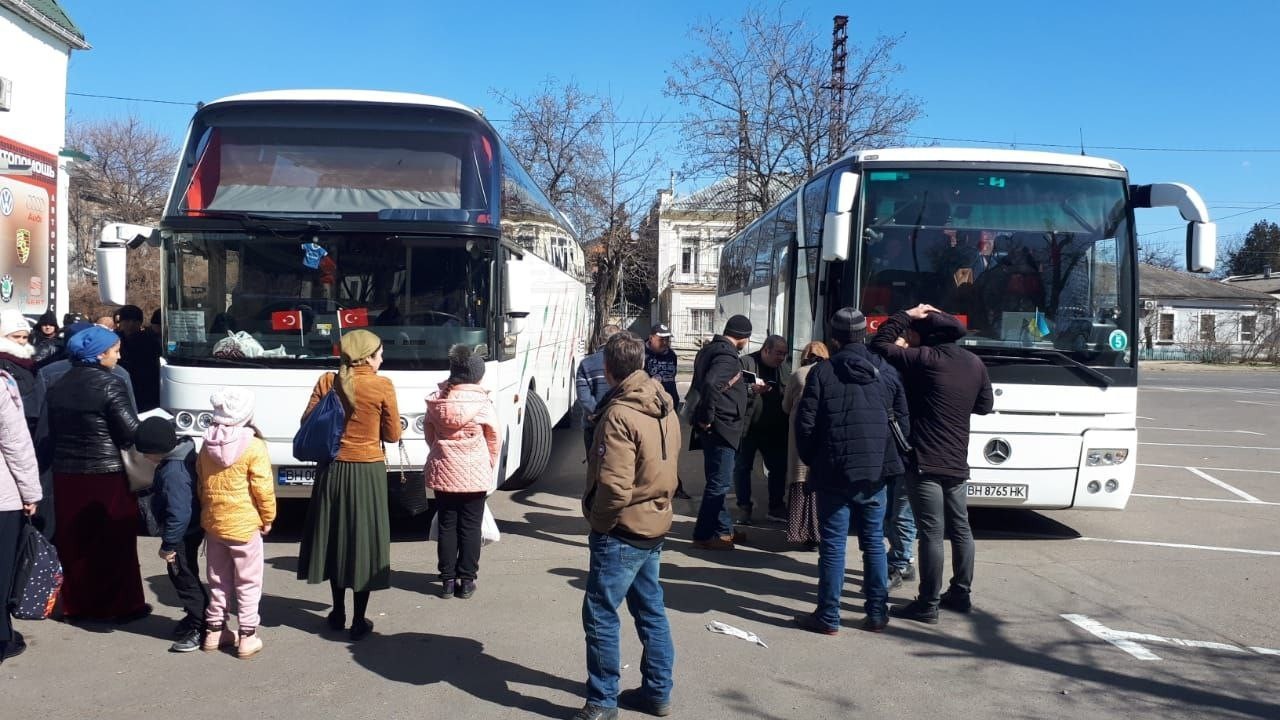Ukrayna’nın Mıkolayiv kentindeki Ahıska Türkleri tahliye edildi
