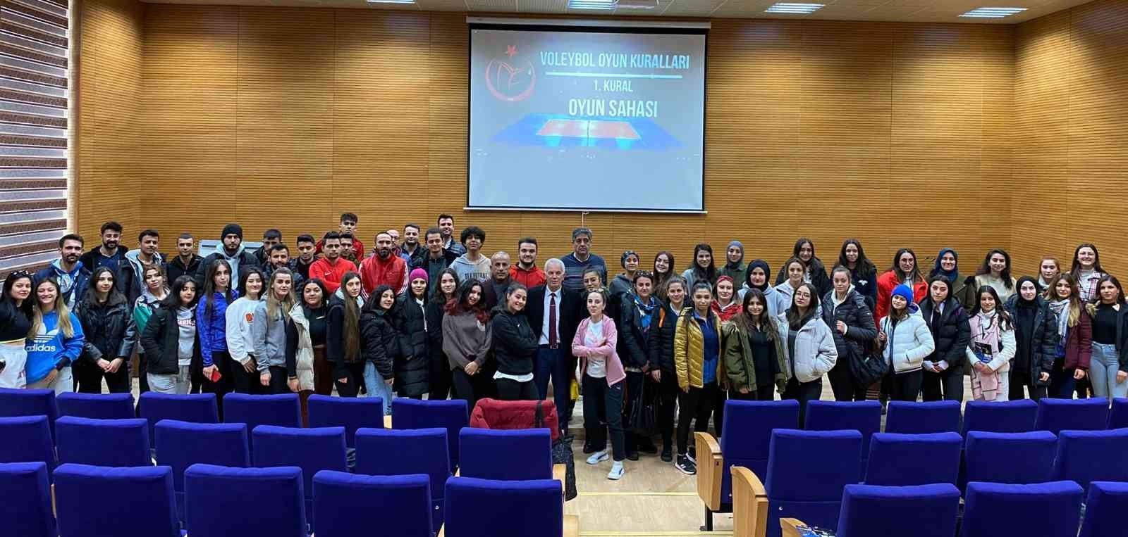 Voleybol Aday Hakem Kursu NEVÜ’de yapıldı