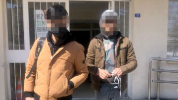 Yabancı uyruklu iki şahıs sınır dışı edildi