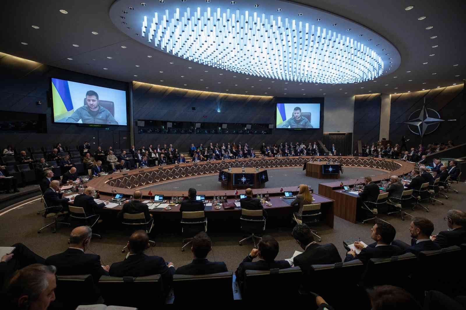 Zelenskiy NATO’da konuştu: “Savaşta yapılan yardım çağrılarına cevap alamamak korkunç bir şey”
