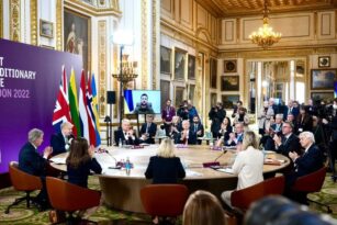 Zelenskiy’den Avrupalı liderlere: “Bize yardım ederek kendinize yardım edin”