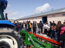 Kaymaklı’da tarımsal mekanizasyon dersinin uygulaması yapıldı