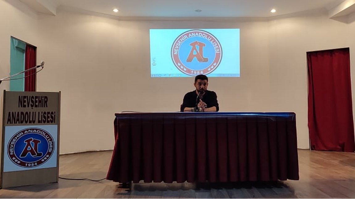 Uçak Mühendisi mezun olduğu okulda öğrencilere seslendi