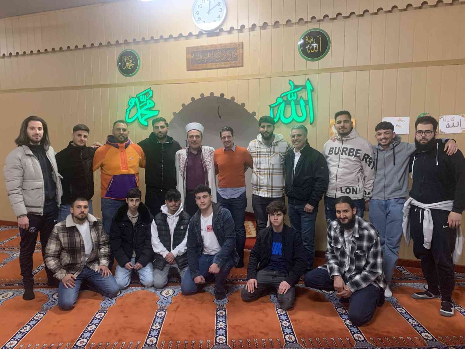 Alman Andreas, Kadir Gecesi’nde Müslüman oldu