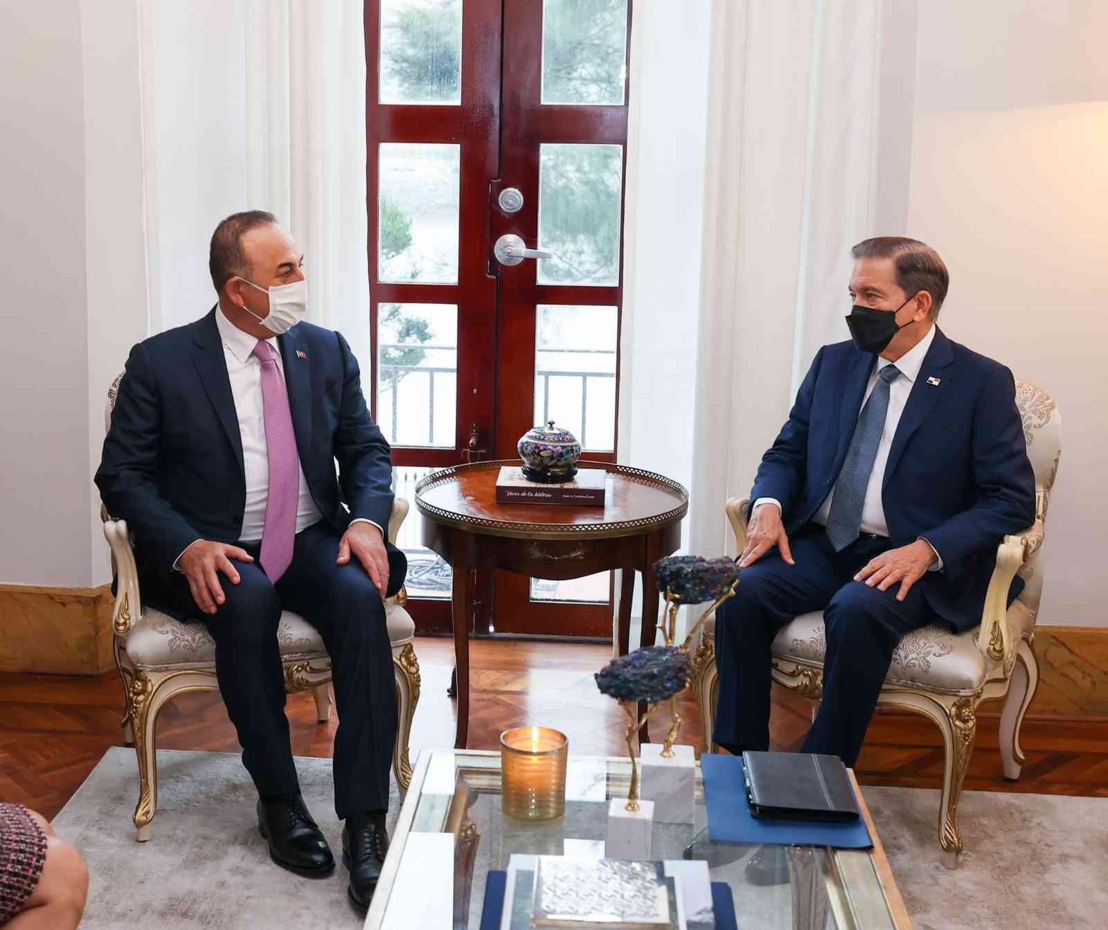 Bakan Çavuşoğlu, Panama Devlet Başkanı Cortizo ve Panamalı mevkidaşı Mouynes ile görüştü
