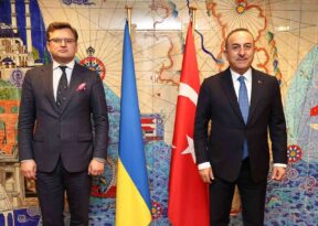 Bakan Çavuşoğlu, Ukrayna Dışişleri Bakanı Kuleba ile görüştü