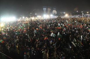Eski Pakistan Başbakanı Imran Khan: “Pakistan’a karşı yabancı güçler tarafından komplo kuruldu”