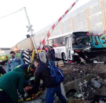 Meksika’da tren yolcu otobüsüne çarptı: 1 ölü, 20 yaralı