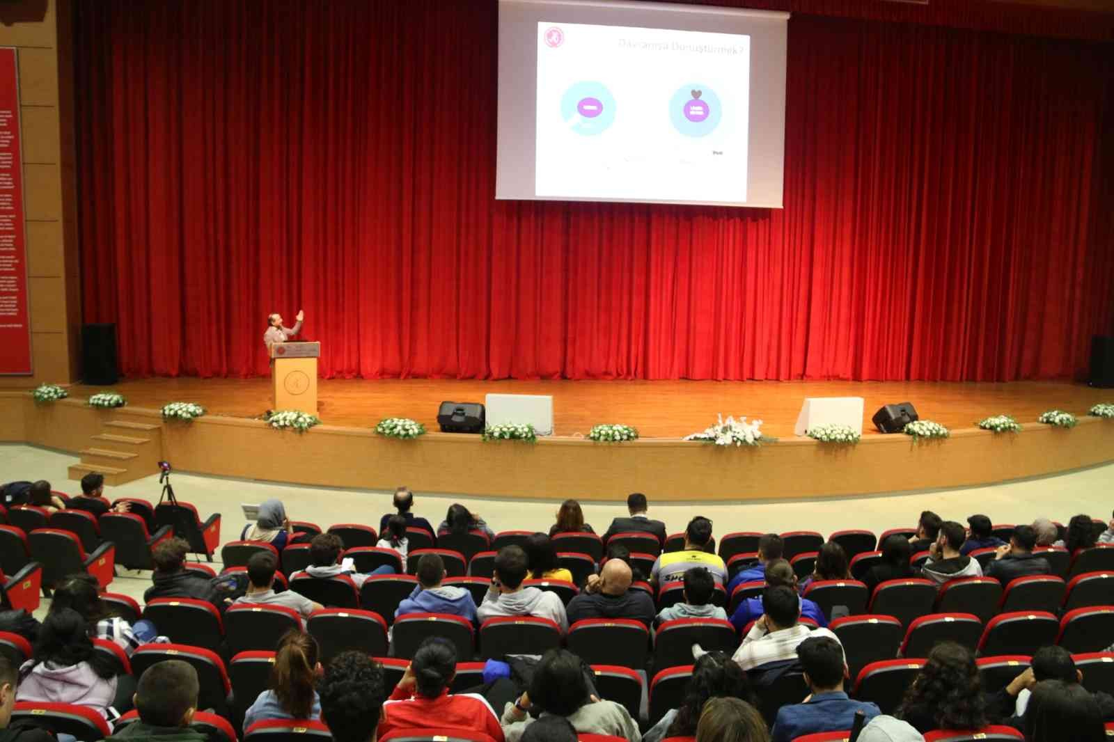 NEVÜ’de ‘Spor ve Bağımlılık’ konulu seminer düzenlendi