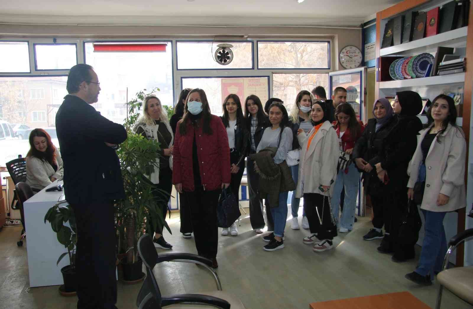 NEVÜ’lü öğrencilerden Simtel Ofset ve Muşkara Haber’e teknik gezi düzenlendi