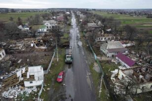 Rus ordusu, Andriivka köyünü ‘çocuk ve kadın var’ yazılarına rağmen bombaladı