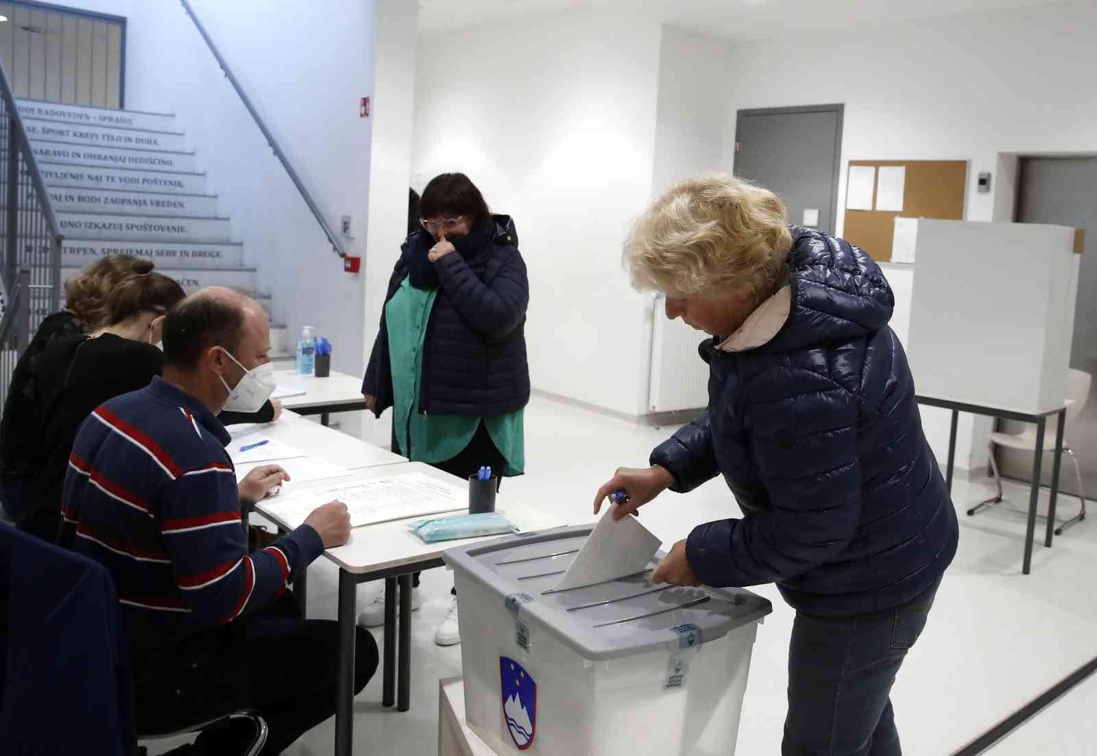 Slovenya’da resmi olmayan sonuçlara göre liberaller seçimi önde götürüyor