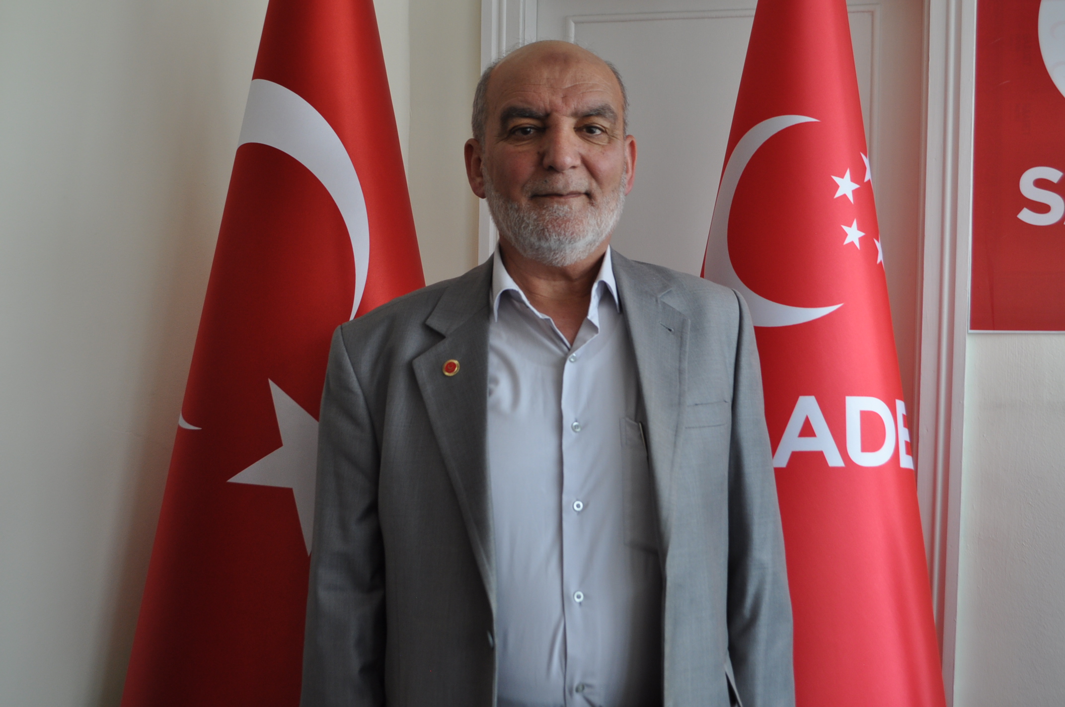 “Memlekete 10 tane fabrika yaptınız da CHP’mi, Saadet mi sizi engelledi?”