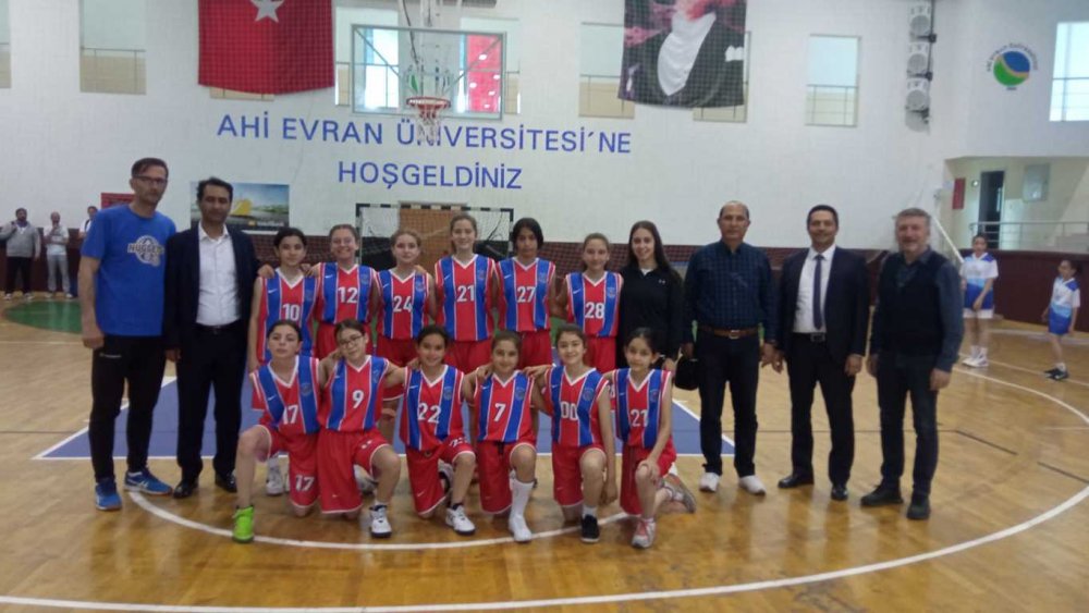 Altınyıldızlı Basketbolcular Yarı Final 3.sü