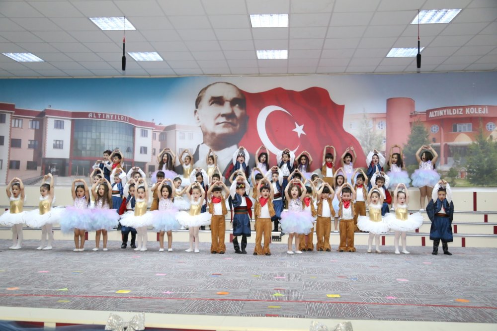 Altınyıldız Kreş Anaokulu’nun Yılsonu Gösterisi İzleyenleri Büyüledi