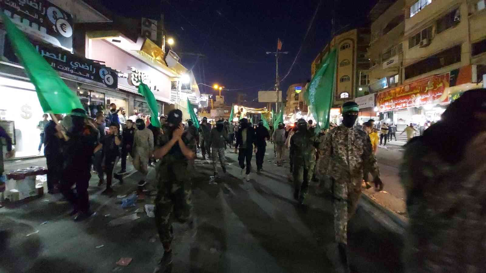 Gazze’de “bayrak yürüyüşü” protestosu