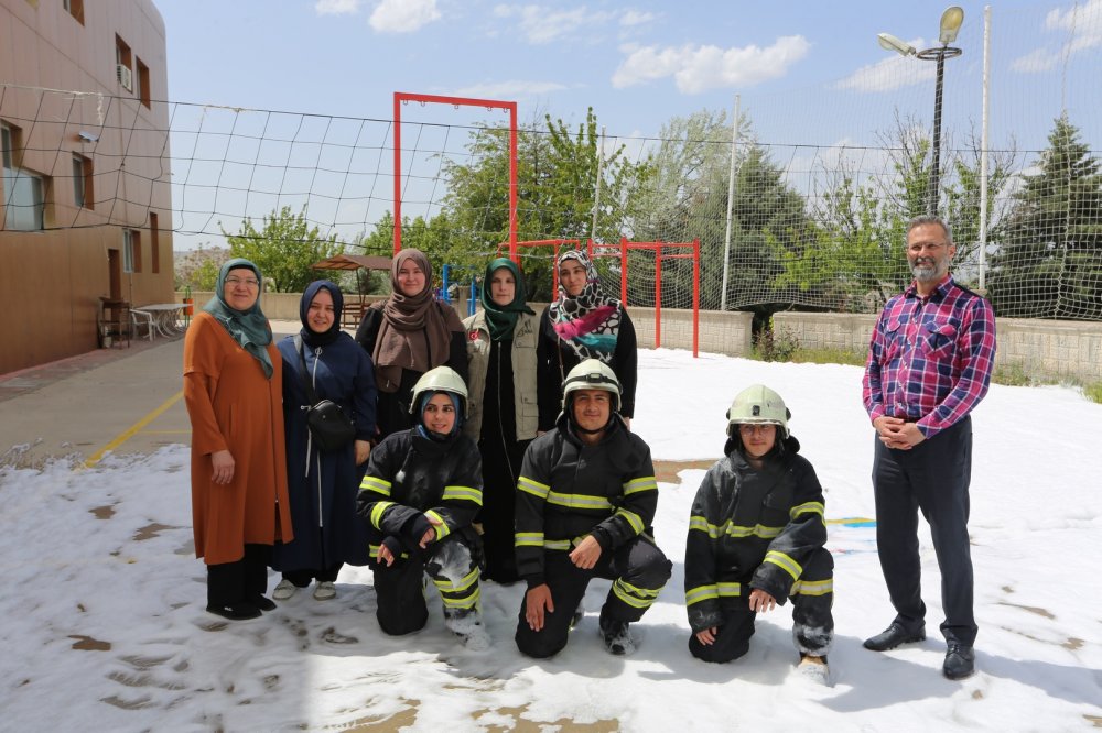Nevşehir İtfaiyesi Gönüllülere Yönelik Eğitimlerini Sürdürüyor