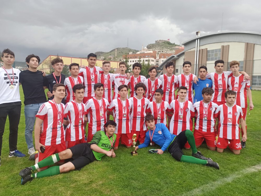 Nevşehir’de U16 Liginin şampiyonu Kapadokya Nevşehirspor oldu