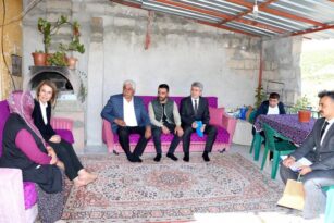 Vali Becel, Göre kasabasında aileleri ziyaret etti