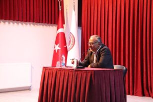 Başkan Aksoy kariyer gününün konuğu oldu