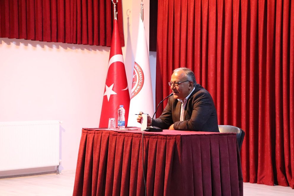 Başkan Aksoy kariyer gününün konuğu oldu