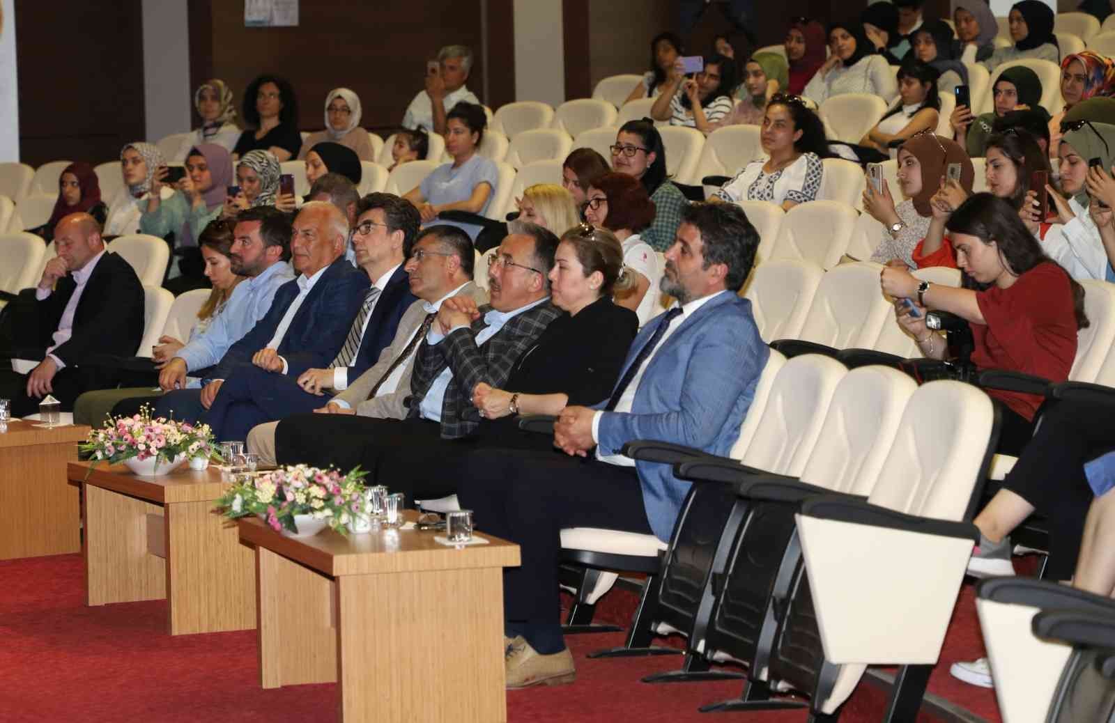 Yazar Mehmet Ercan, ‘1. Kapadokya Kültürel Miras Festivali’nde öğrencilerle bir araya geldi