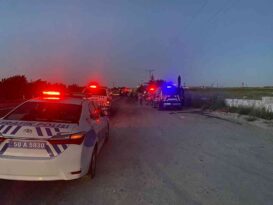 Kaza yapan kamyonet karşı yönden gelen otomobille kafa kafaya çarpıştı: 4’ü ağır 5 yaralı