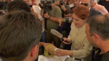 İYİ Parti Genel Başkanı Akşener Nevşehir’de testi kebabı kırdı