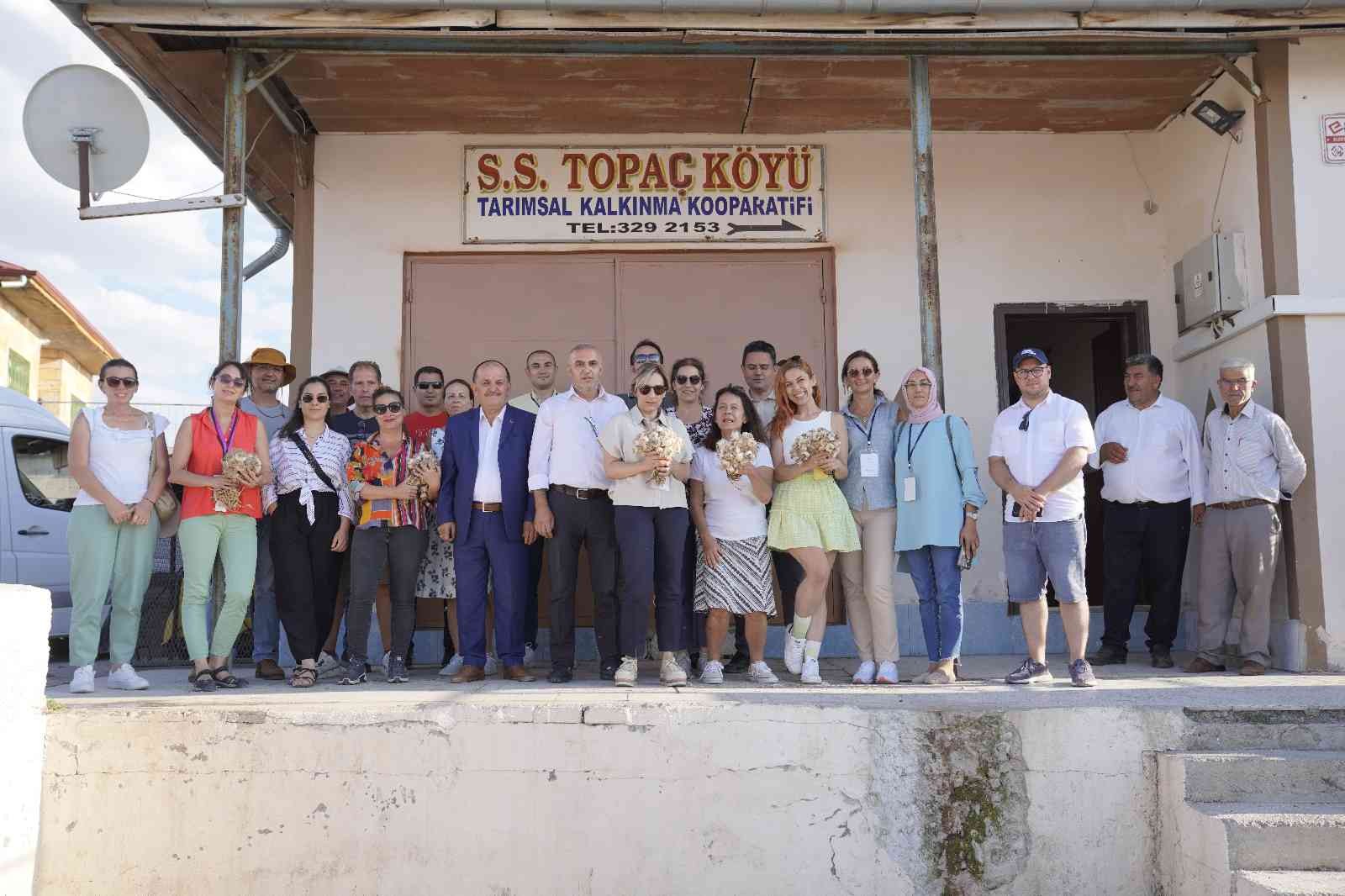 KÜN’de “Restoranlarda mevsiminde yerel ürün kullanımı, zorlukları ve faydaları” konu başlıklı paneli yapıldı