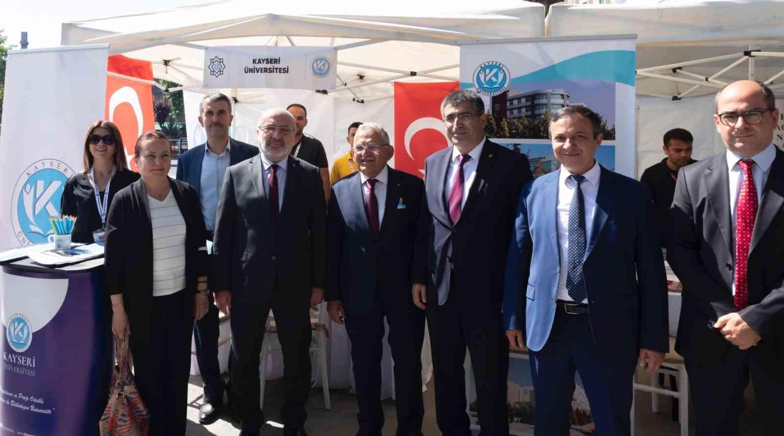 NEVÜ Rektörü Aktekin, Üniversite Adayı Kayserili gençlerle buluştu
