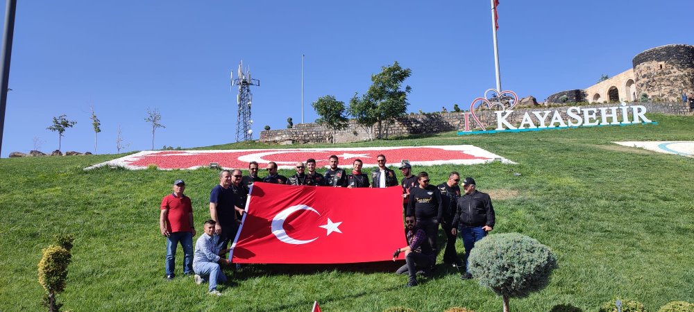 Nevşehir’de motosiklet tutkunları gaziler için kenti turladı